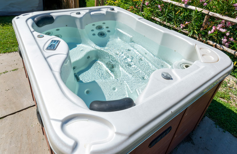 Hot Tub Reglazing / Refinishing Services